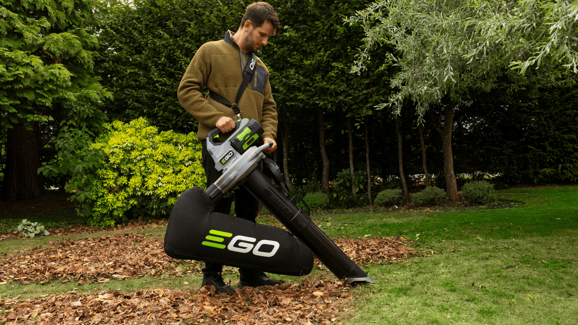 How Does A Leaf Blower Work